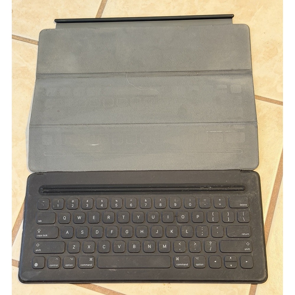 Apple iPad Pro 10.5" Smart Keyboard Model A1829 for iPad 7,8,9, Air3 & 10.5 Pro